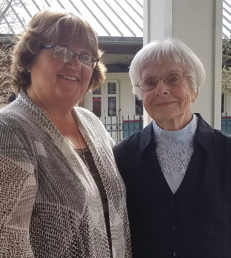 Left: Cheri Ryan, President of Lynnwood-
Alderwood Manor Heritage Association.
Right: Betty Lou Gaeng, Lynnwood Historian.
