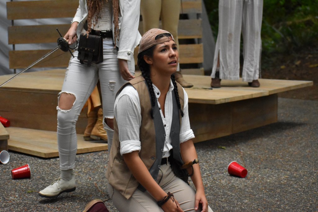 Lynnwood Times photo by Luke Putvin. Sofía Raquel Sánchez as Romeo at Lynndale Park for the July 17 performance of Romeo and Juliet by Seattle Shakespeare Company. 