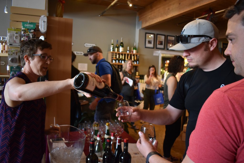 Lynnwood Times photo by Luke Putvin. Attendees at the Edmonds Wine Walk.