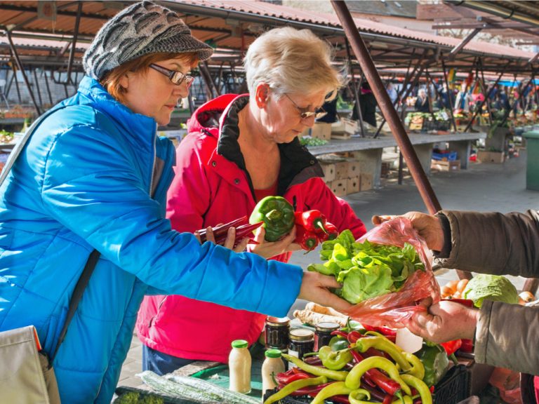 Seniors farmers market