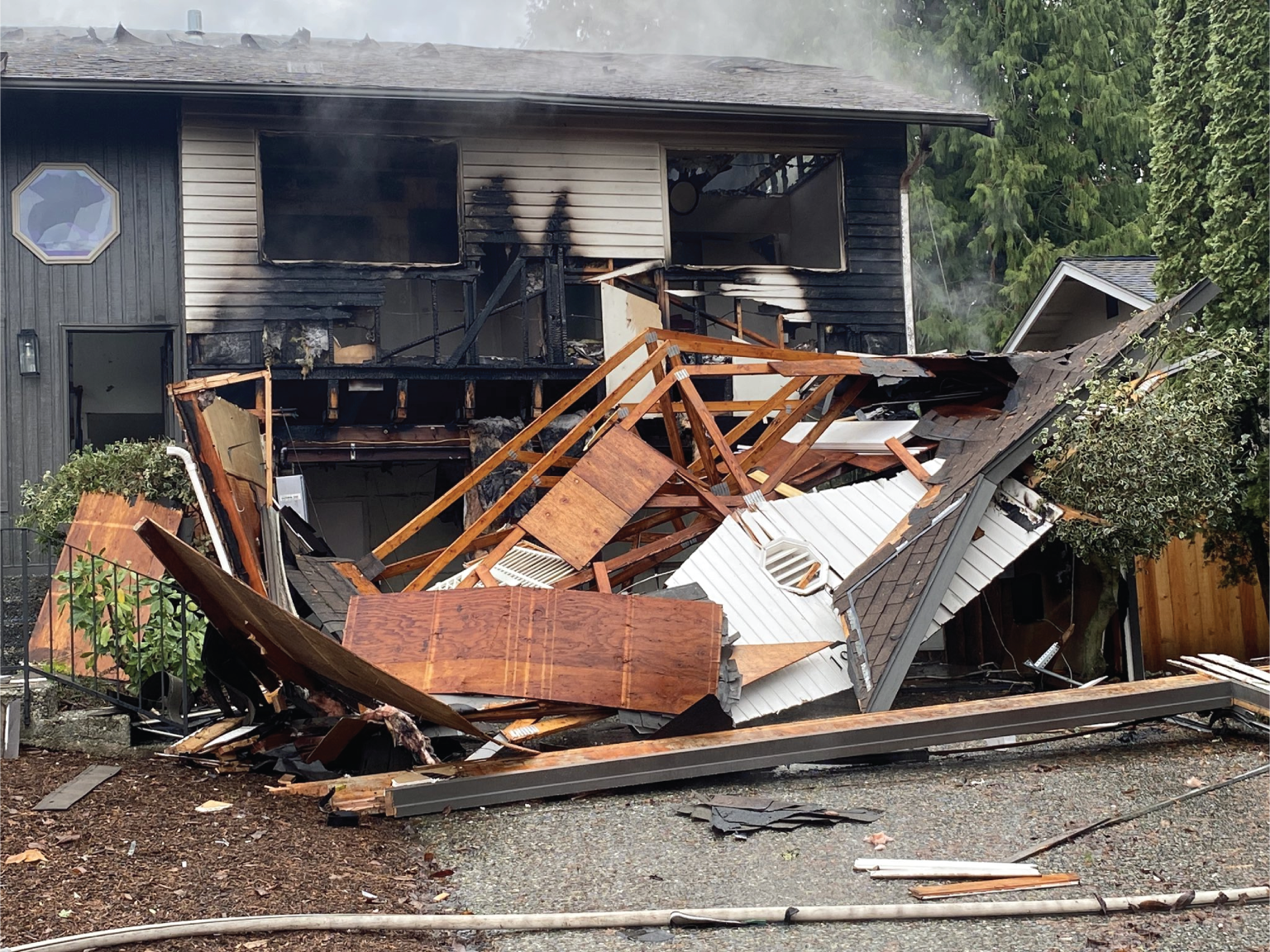 Newly sold Bothell home explodes in suspected gas leak fire - Lynnwood ...