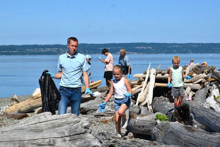 Youth beach cleanup