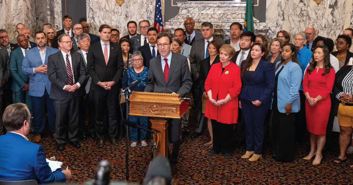 2025 Washington Politics: Elections, Scandals, Immigration, and Budget Deficits