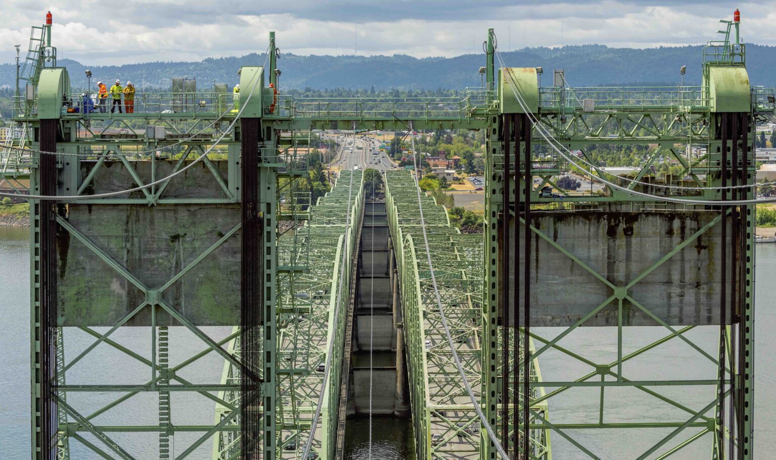 Cost of new I-5 bridge linking Oregon and WA balloons from $4.8B to $14.4B