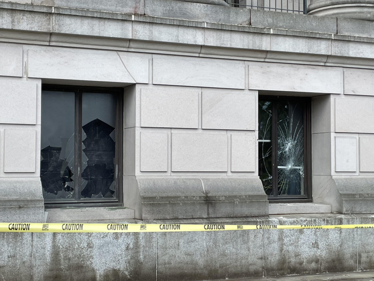 WINDOWS